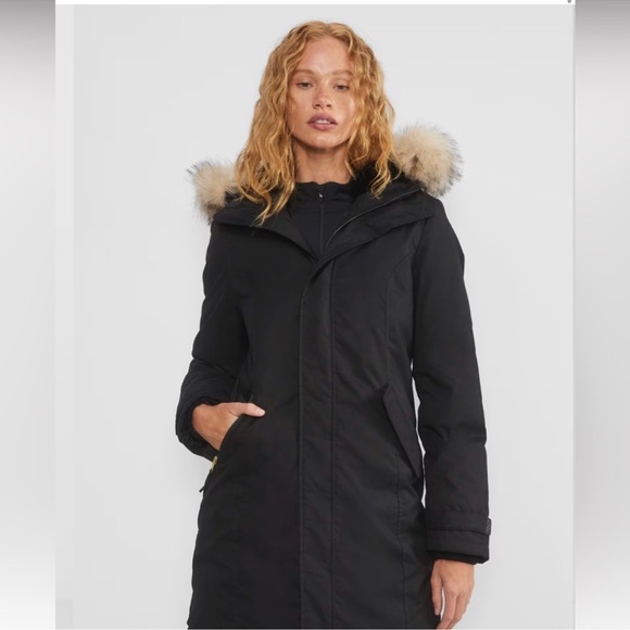 Aritzia TNA The Summit Avoriaz Parka Mid Length in Black with faux fur hood - Picture 1 of 7